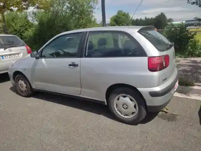 Veículo de Sucata seat ibiza ii (6k1) 1.4 i do ano 2000 alimentado akk