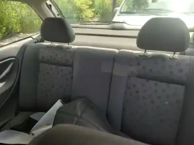 Veículo de Sucata seat ibiza ii (6k1) 1.4 i do ano 2000 alimentado akk