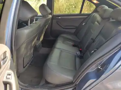 Veicolo di demolizione bmw 3 (e46) 318 i dell'anno 2004 alimentato n46b20a