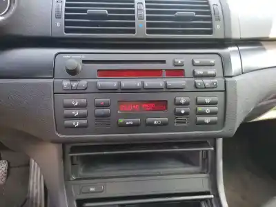 Veicolo di demolizione bmw 3 (e46) 318 i dell'anno 2004 alimentato n46b20a