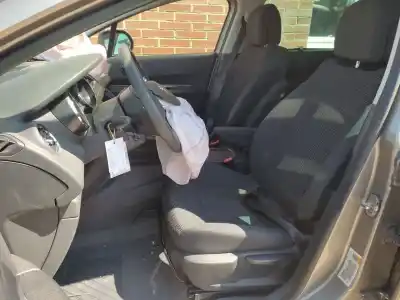 Veicolo di demolizione peugeot 5008 (0u_, 0e_) 1.6 hdi dell'anno 2013 alimentato 9h05