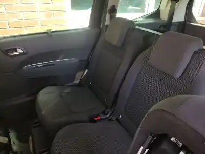 Veicolo di demolizione peugeot 5008 (0u_, 0e_) 1.6 hdi dell'anno 2013 alimentato 9h05