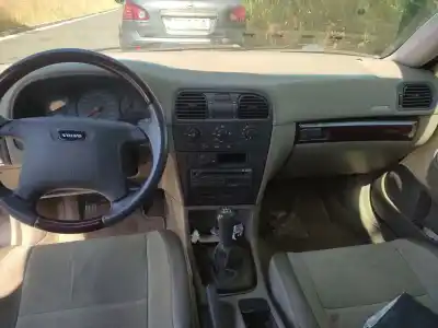 Здавання транспортного засобу volvo   року 2002 потужний b 4184 sj