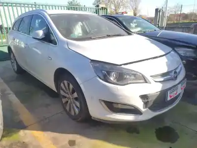 Vehículo de desguace OPEL ASTRA J SPORTS TOURER (P10)  del año 2015 con motor B 16 DTL