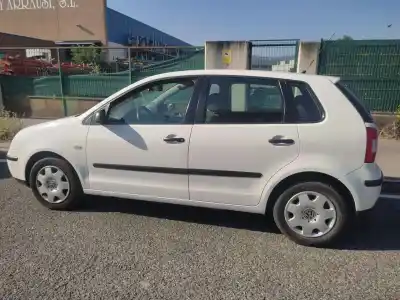 Veículo de Sucata volkswagen polo (9n_, 9a_) 1.2 12v do ano 2002 alimentado azq