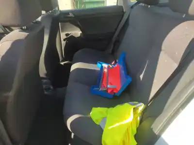 Veículo de Sucata volkswagen polo (9n_, 9a_) 1.2 12v do ano 2002 alimentado azq