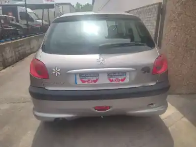 Veículo de Sucata peugeot 206 fastback (2a/c) 1.4 hdi eco 70 do ano 2004 alimentado 8hx