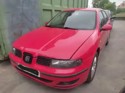 Véhicule à la ferraille SEAT LEON (1M1)  de l'année 2004 alimenté ASV