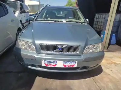 Здавання транспортного засобу volvo v40 ranchera familiar (645) 1.6 року 2001 потужний b416482