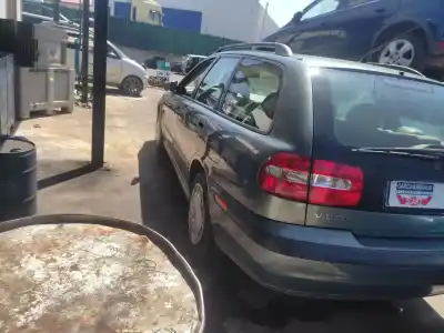 Здавання транспортного засобу volvo v40 ranchera familiar (645) 1.6 року 2001 потужний b416482