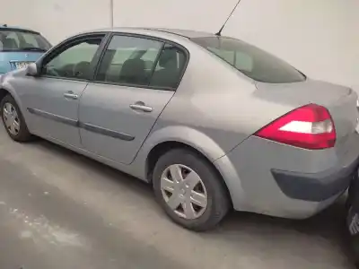 Veicolo di demolizione renault megane ii sedán (lm0/1_) 1.9 dci (lm0g, lm1g, lm2c) dell'anno 2005 alimentato f9q800