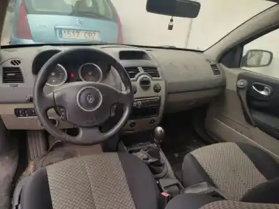 Veicolo di demolizione renault megane ii sedán (lm0/1_) 1.9 dci (lm0g, lm1g, lm2c) dell'anno 2005 alimentato f9q800