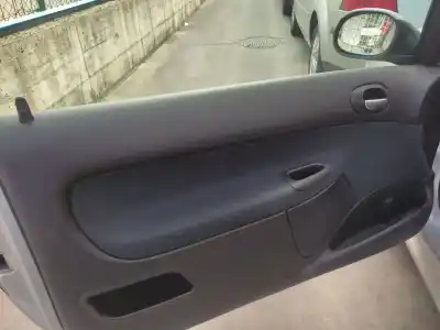 Sloopvoertuig peugeot 206 fastback (2a/c) 1.4 i van het jaar 2002 aangedreven kfw