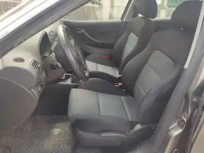 Здавання транспортного засобу seat leon (1m1) 1.6 16 v року 2004 потужний bcb