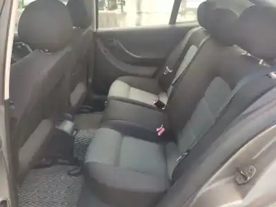 Здавання транспортного засобу seat leon (1m1) 1.6 16 v року 2004 потужний bcb