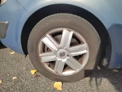 Veículo de Sucata renault scénic ii (jm0/1_) 1.9 dci (jm0g, jm12, jm1g, jm2c) do ano 2005 alimentado f9q812