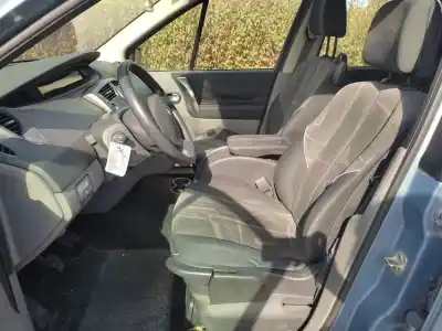 Veículo de Sucata renault scénic ii (jm0/1_) 1.9 dci (jm0g, jm12, jm1g, jm2c) do ano 2005 alimentado f9q812