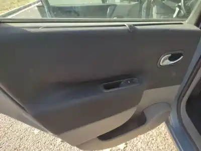 Veículo de Sucata renault scénic ii (jm0/1_) 1.9 dci (jm0g, jm12, jm1g, jm2c) do ano 2005 alimentado f9q812