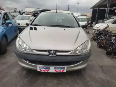 Veículo de Sucata peugeot 206 fastback (2a/c) 1.4 hdi eco 70 do ano 2005 alimentado 8hz