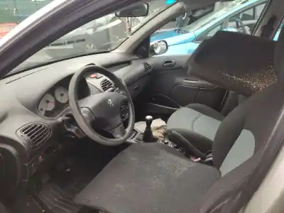 Veículo de Sucata peugeot 206 fastback (2a/c) 1.4 hdi eco 70 do ano 2005 alimentado 8hz