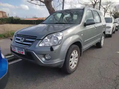 Véhicule à la ferraille HONDA CR-V II (RD_)  de l'année 2005 alimenté K20A4