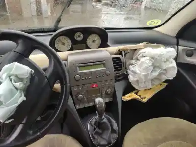 Veicolo di demolizione lancia ypsilon (101) 1.4 16v oro (10.2006->) dell'anno 2004 alimentato 188a1000