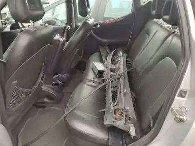 Здавання транспортного засобу mercedes-benz clase a (w168) a 160 (168.033, 168.133) року 2003 потужний m 166.960