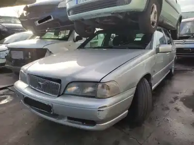 Véhicule à la ferraille VOLVO S70 (874)  de l'année 1999 alimenté B5244S2