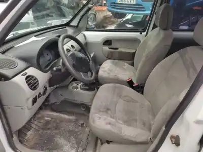 Véhicule à la ferraille renault kangoo (kc0/1_) 1.5 dci (kc08, kc09) de l'année 2004 alimenté k9k702