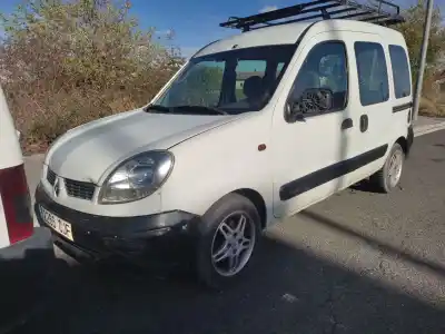 Véhicule à la ferraille RENAULT KANGOO (KC0/1_)  de l'année 2003 alimenté K9K704
