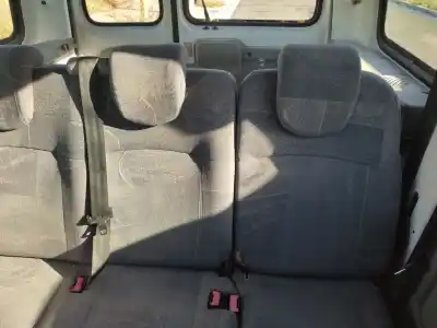 Véhicule à la ferraille renault kangoo (kc0/1_) 1.5 dci (kc07) de l'année 2003 alimenté k9k704