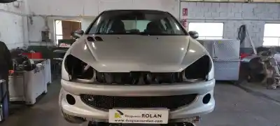 Veículo de Sucata peugeot 206 berlina xt do ano 2005 alimentado rhy