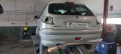 Veículo de Sucata peugeot 206 berlina xt do ano 2005 alimentado rhy
