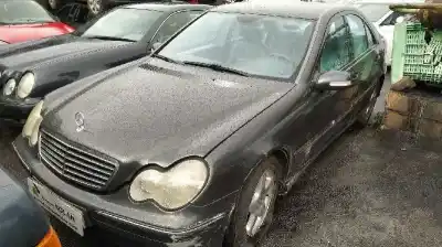 Sloopvoertuig mercedes                                           clase c (w203) berlina                                                                                                                                                                                                                                     220 cdi (203.006)                                                                                                                                                                                                                                          van het jaar 2001 aangedreven om611962