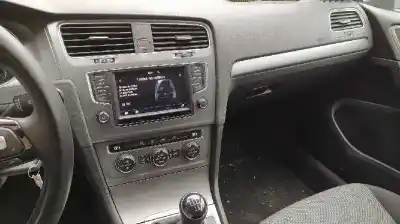 Veículo de Sucata volkswagen golf vii (5g1, bq1, be1, be2) 1.2 tsi do ano 2016 alimentado cyv