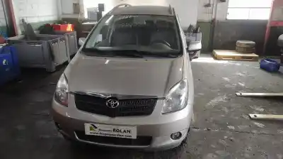 Veículo de Sucata toyota corolla (e12) 2.0 d-4d linea sol berlina do ano 2003 alimentado 1cdftv