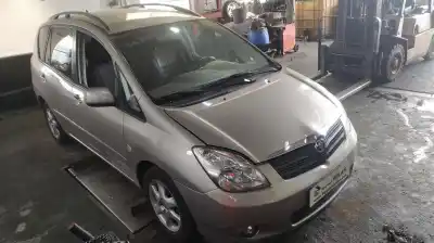 Veículo de Sucata toyota corolla (e12) 2.0 d-4d linea sol berlina do ano 2003 alimentado 1cdftv