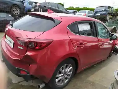 Véhicule à la ferraille mazda 3 lim. () style de l'année 2015 alimenté sh