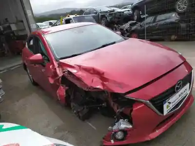 Véhicule à la ferraille mazda 3 lim. () style de l'année 2015 alimenté sh