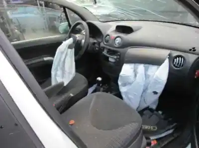 Veículo de Sucata citroen c3 1.4 do ano 2004 alimentado kfv