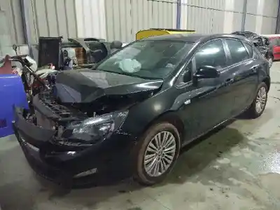 Vehicul casat OPEL ASTRA J LIM. Selective al anului 2015 alimentat B16DTL