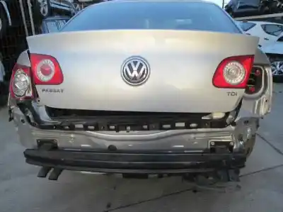 Sloopvoertuig VOLKSWAGEN PASSAT BERLINA (3C2) 1.9 TDI van het jaar 2008 aangedreven BXE