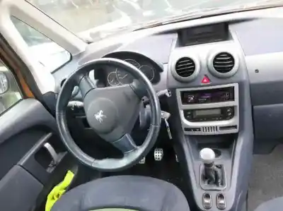 Veicolo di demolizione peugeot 1007 sporty dell'anno 2006 alimentato 8hzdv4td