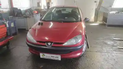 Veículo de Sucata peugeot 206 berlina xr do ano 2002 alimentado 8hx