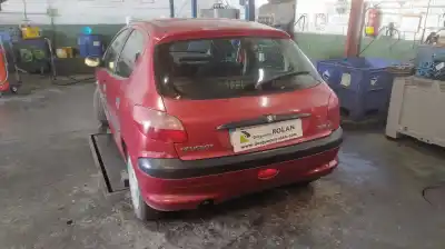 Veículo de Sucata peugeot 206 berlina xr do ano 2002 alimentado 8hx