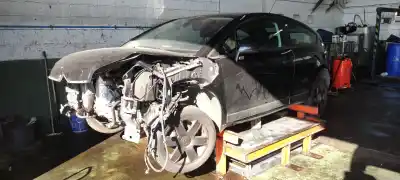 Утилизация автомобиля CITROEN C4 COUPE VTR года 2004 питание 9HXDV6ATED4