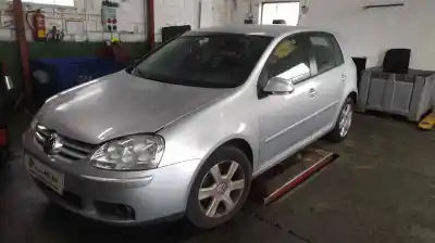 Veículo de Sucata VOLKSWAGEN GOLF V BERLINA (1K1) 1.9 TDI do ano 2008 alimentado BXE