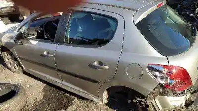 Sloopvoertuig peugeot 207 xs van het jaar 2007 aangedreven 9hz