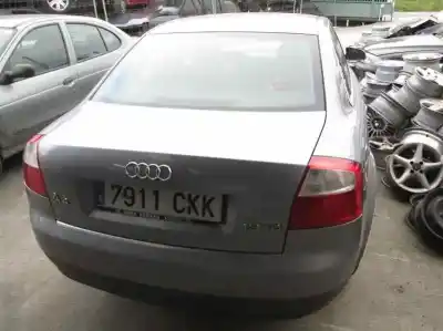 Veículo de Sucata audi a4 berlina (8e) 1.9 tdi (96kw) do ano 2003 alimentado awx