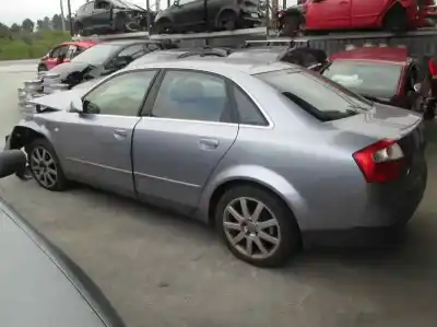Veículo de Sucata audi a4 berlina (8e) 1.9 tdi (96kw) do ano 2003 alimentado awx